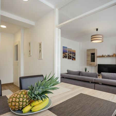 Apartment Sara Belgrado Esterno foto