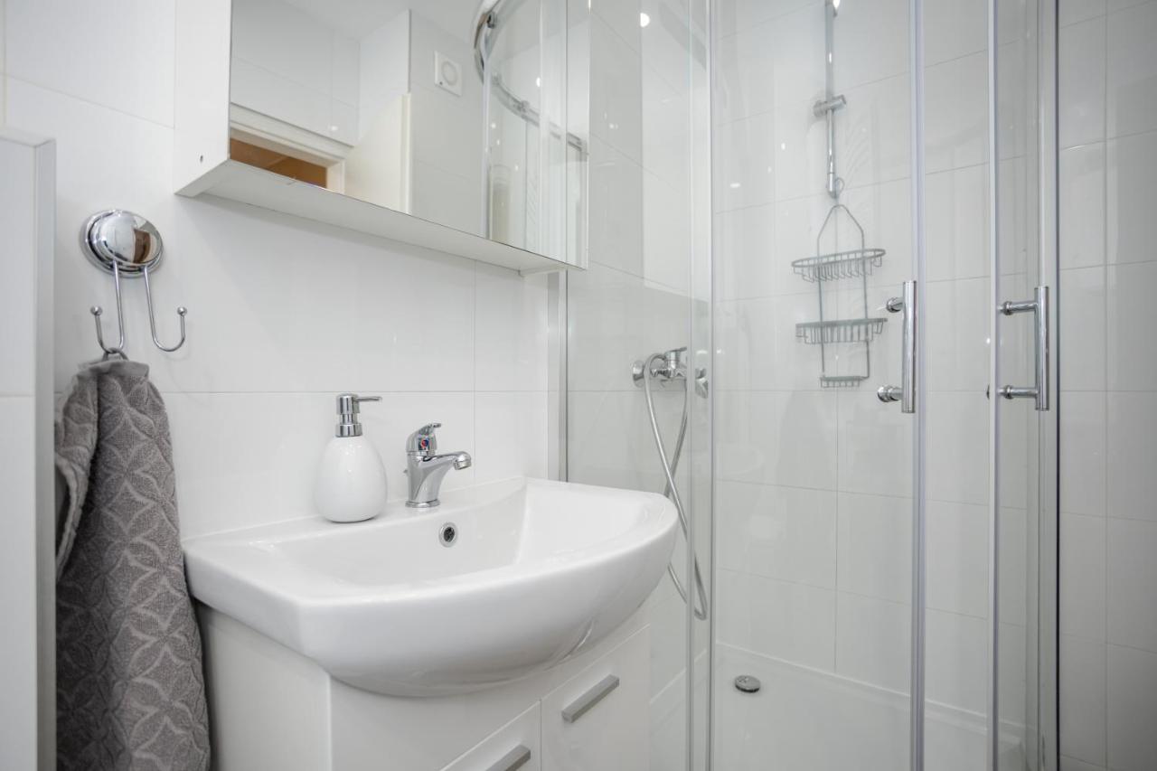 Apartment Sara Belgrado Esterno foto