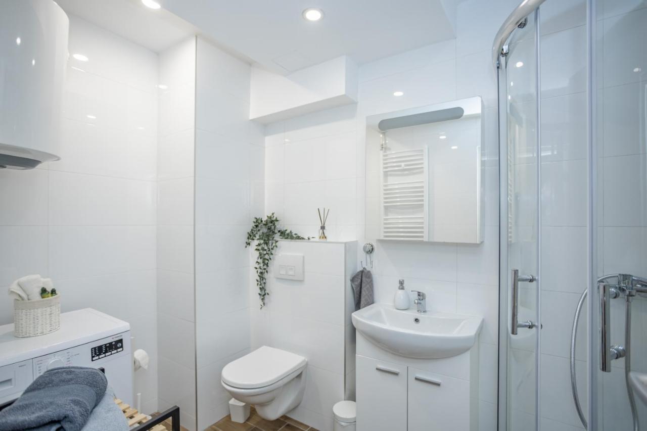 Apartment Sara Belgrado Esterno foto